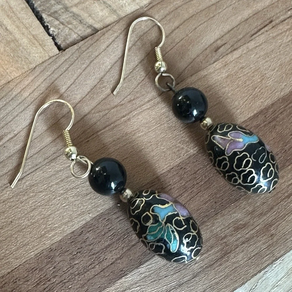 VTG Cloisonné Dangle Hook Earrings 1.875 Inch Black Pink Floral Enamel Bead Gold